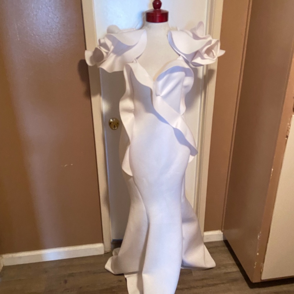 Maxi white dress